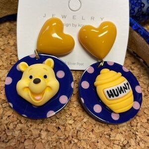 Pooh earrings​